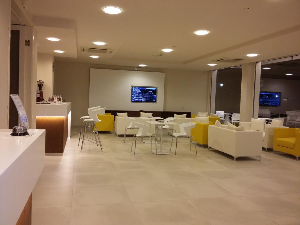 Hotel Condor 米兰马瑞提那 外观 照片