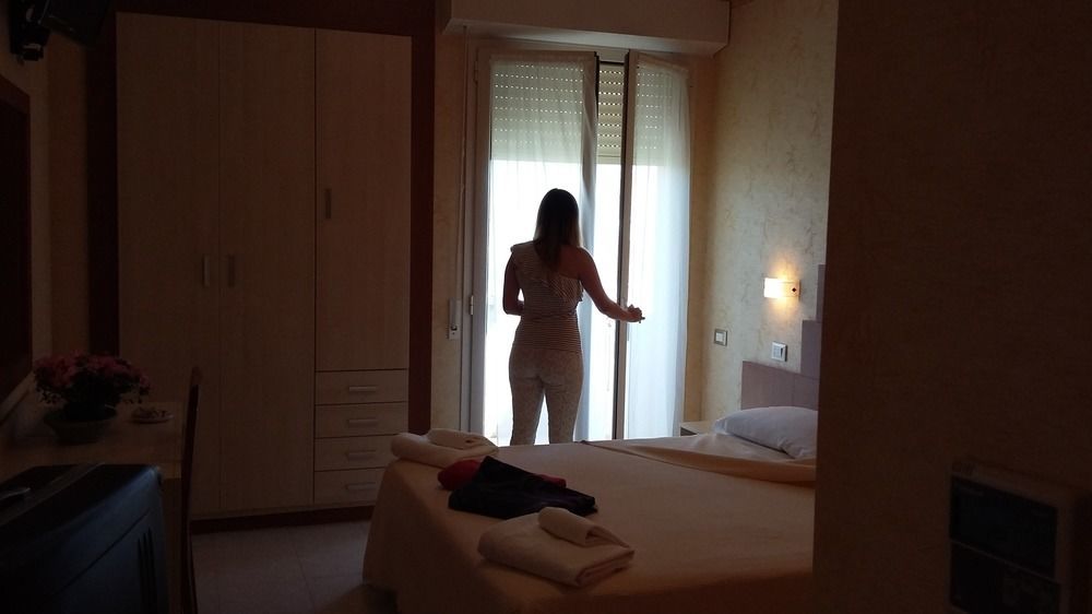 Hotel Condor 米兰马瑞提那 外观 照片