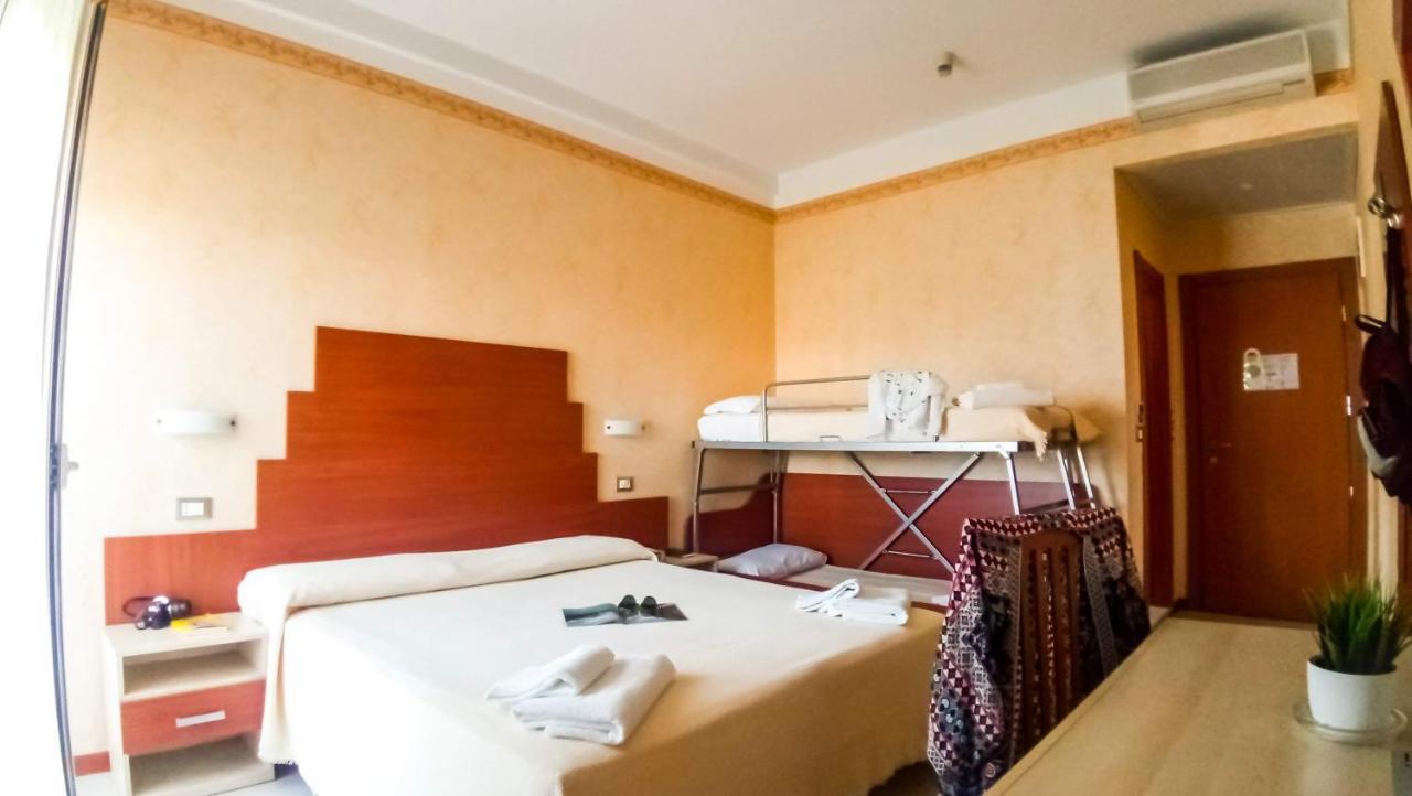 Hotel Condor 米兰马瑞提那 外观 照片