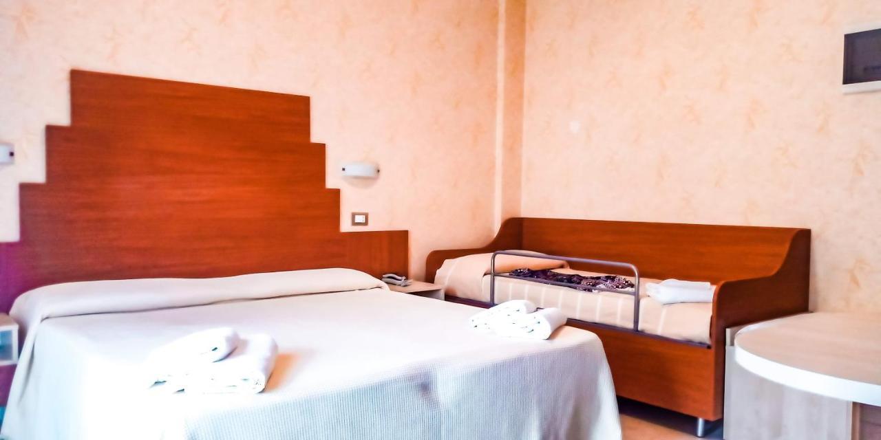 Hotel Condor 米兰马瑞提那 外观 照片